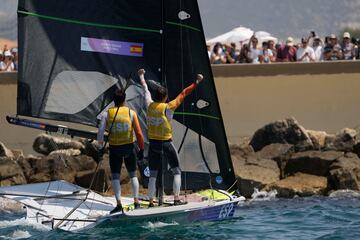 La pareja de 49er formada por Diego Botín y Florian Trittel le ha dado, el primer oro para España