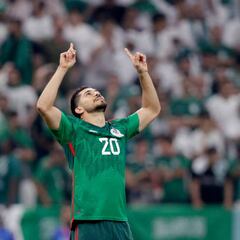 Henry Martin anota el primer gol de México en Qatar 2022