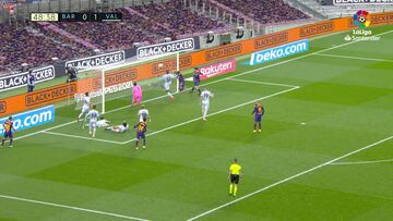 Una secuencia de locos: pasó de todo en el polémico penalti que acabó con Messi igualando a Pelé