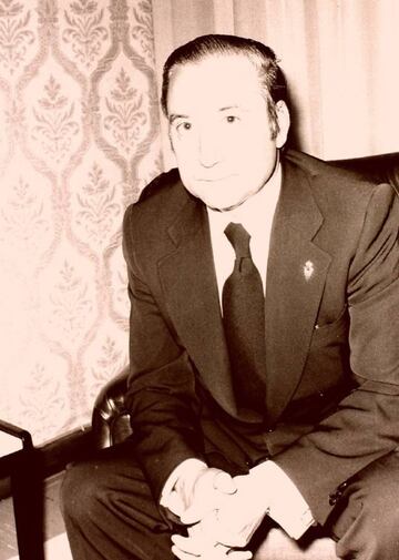 El presidente Gil Lecha sólo estuvo una temporada en el cargo. Presentó su dimisión una vez conseguido el ascenso y convocó nuevas elecciones.