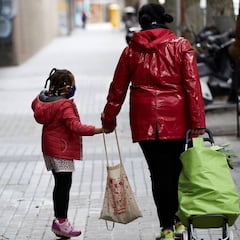 Condiciones para la salida de niños a la calle: edad, horario y restricciones