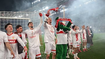 Los jugadores del Stuttgart celebran el pase a la final de la Copa alemana.