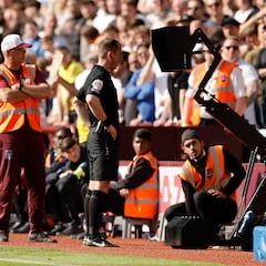 PGMOL Chief Howard Webb says footballers cannot become VAR referees