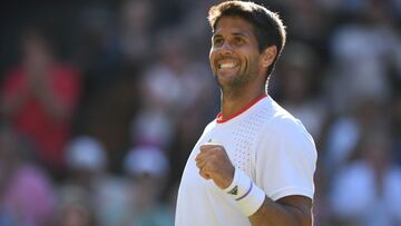 El tenista español Fernando Verdasco celebra su victoria ante Kyle Edmund en el torneo de Wimbledon de 2019.
