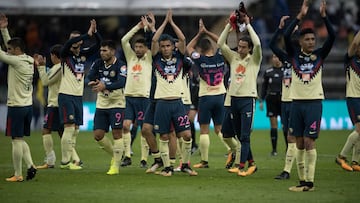 Action photo during the match America vs Cruz Azul, corresponding to the knockout stages of the Crown MX Apertura 2017 Cup at Estadio Azteca.
 
 
 Foto de accion durante el partido America vs Cruz Azul, Correspondiente a los Octavos de Final de la Copa Corona MX del Torneo Apertura 2017, en el Estadio Azteca, en la foto: Jugadores de America
 
 
 24/10/2017/MEXSPORT/David Leah.