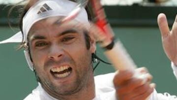 Roger Federer vence a Alberto Martín en tres sets