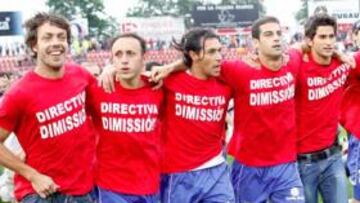 <b>PROTESTA. </b>Después de lograr la salvación, los jugadores del Girona mostraron estas camisetas.