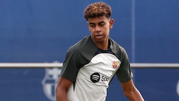 El delantero del FC Barcelona, Lamine Yamal durante un entrenamiento.