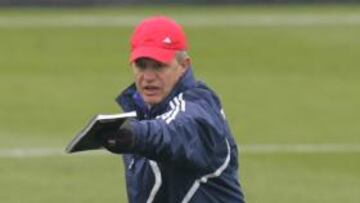 <b>INTENSIDAD. </b>Aguirre no paró de dar órdenes en la sesión de ayer.