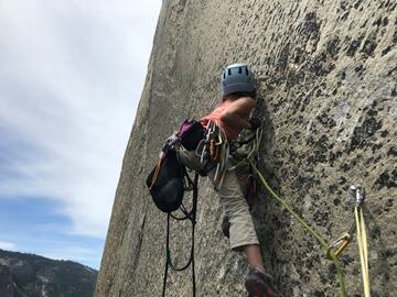 Selah Schneiter se han convertido en la persona más joven (10 años) es escalar el muro de Yosemite situado en las montañas de Sierra Nevada de California.