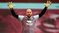 Pepe Reina, durante su cesi&oacute;n en el Aston Villa. 