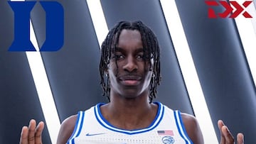 Dame Sarr, exjugador del Barcelona, posa con la camiseta de Duke.