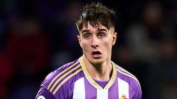 VALLADOLID, SPAIN - DECEMBER 30: Ivan Fresneda of Real Valladolid CF looks on during the LaLiga Santander match between Real Valladolid CF and Real Madrid CF at Estadio Municipal Jose Zorrilla on December 30, 2022 in Valladolid, Spain. (Photo by Diego Souto/Quality Sport Images/Getty Images)