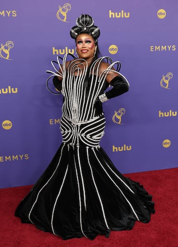 Mhi'ya Iman Le'Paige durante la alfombra roja de los premios Emmys 2024 celebrados en el teatro Peacock de Los Ángeles.