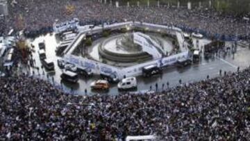 <b>ÉXTASIS MADRIDISTA EN CIBELES . </b>En torno a 60.000 madridistas festejaron por todo lo alto la conquista de la Liga 32ª. Llevaban cuatro años esperando este momento.