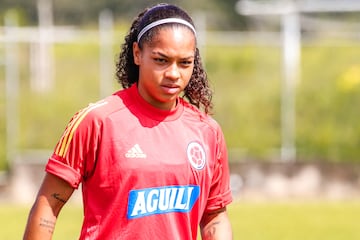 La Selección Colombia Femenina tuvo su último entrenamiento antes de enfrentar a Bolivia por la segunda fecha de la Copa América Femenina en el Pascual Guerrero. La Tricolor entrenó en la Cancha Fútbol Paz de La Z.