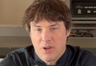 Chef Jordi Cruz: “La mayoría de la gente no sabe hacer hamburguesas de forma segura, el interior debe superar los 70ºC”