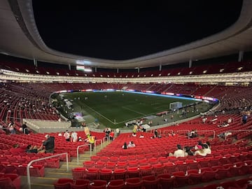 La calma en el Estadio Akron previo a comenzar una nueva edición del Clásico Nacional