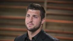 Tim Tebow obra el milagro, ficha por los Eagles y vuelve a la NFL