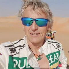 El vacile de Jesús Calleja a Alonso cuando se lo encuentra 'tirado' en medio de la duna