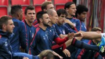 Guardiola cuenta con varias dudas en su once inicial. Javi Martínez se entrenó con sus compañeros pero es difícil que juegue comotitular.