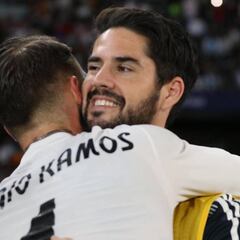 Ramos, pitado, celebró su gol con Isco y mandando callar