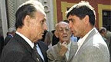 <B>SIGUEN LAS DUDAS</B>. Lopera continúa sin cerrar la renovación de Juande Ramos.
