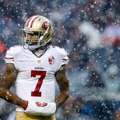 Kaepernick se queja y tira venta de tenis conmemorativos de Nike