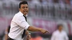 "Por lo menos hubo un árbitro que se equivocó y no siete..."