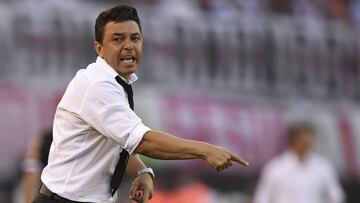 "Por lo menos hubo un árbitro que se equivocó y no siete..."