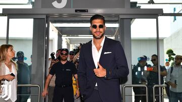 Emre Can pasa reconocimiento médico con la Juve.