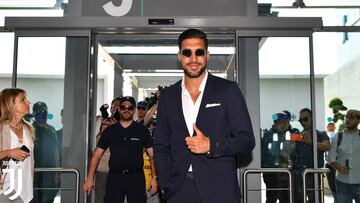 Emre Can pasa reconocimiento m&eacute;dico con la Juve. 