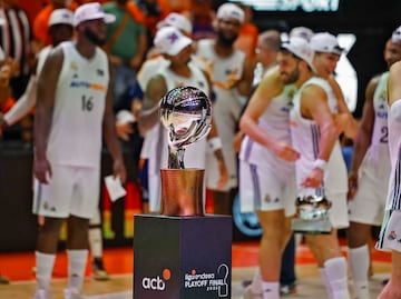 El trofeo de la Liga ACB.