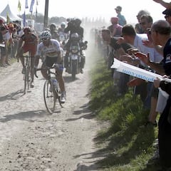 Phil Gaimon acusa a Cancellara de usar motores en su bici