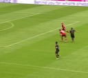 El tremendo golazo de una leyenda del Bayern y Depor con 40 kg más