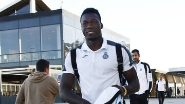 Felipe Caicedo llegando al hotel antes del Deportivo-Espanyol. 