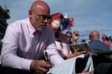 El caballo ganador recibe una manta de 450 rosas rojas, símbolo del evento.