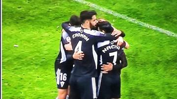 Piña del Marbella celebrando uno de los goles.