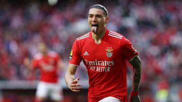 Soccer Football - Primeira Liga - Benfica v Belenenses - Estadio da Luz, Lisbon, Portugal - April 9, 2022 Benfica&#039;s Darwin Nunez celebrates scoring their second goal REUTERS/Rodrigo Antunes