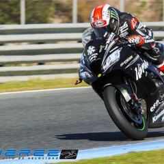 Rea, el más rápido una lluviosa sesión de entrenamientos