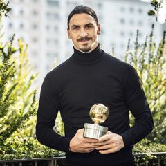 Ibrahimovic no colgó las botas por un reto de Raiola