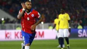 Arturo Vidal celebra su gol ante Ecuador.