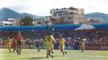 (Foto de archivo). Mohamed Al Kiathiri (Omán) fue considerado el mejor jugador del Mundial de 1995, llevando a su selección hasta un histórico cuarto lugar, anotando cuatro goles.