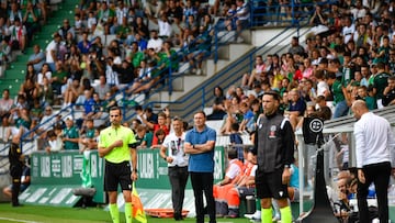 Crist車bal Parralo medita cambios ante el Zaragoza.
