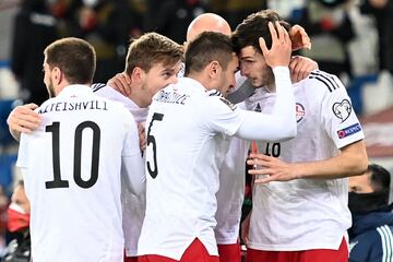 Los jugadores de Georgia celebrando el gol de Khvicha Kvaratskhelia 