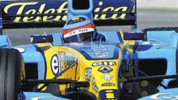 <b>COMIENZO ESPERANZADOR. </b>Pese a los problemas electrónicos del primer día, el balance del debut de Alonso con el R25 es positivo e invita al optimismo para la nueva temporada.