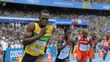 <b>CAMINO DEL TÍTULO. </b>El jamaicano Usain Bolt corre los 200 metros con la intención de llevarse el oro que se le negó en los 100 metros.