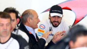 Fernando Alonso con Ron Dennis.