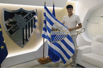 Lobete, con la bandera del Málaga.
