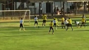 Hijo de ‘Chupete’ Suazo le anota un gol a Colo Colo e imita el festejo de una figura de la U